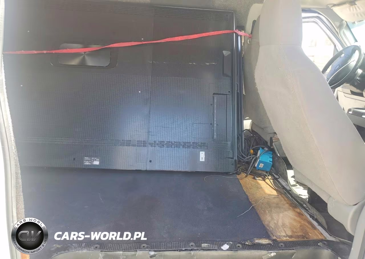 2011 Ford E150 Delivery Van VIN:1FTNE1EW3BDA35542 - 11