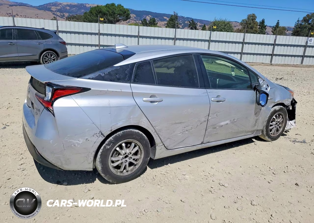 2021 Toyota Prius L Eco VIN:JTDKAMFU2M3142247 - 3