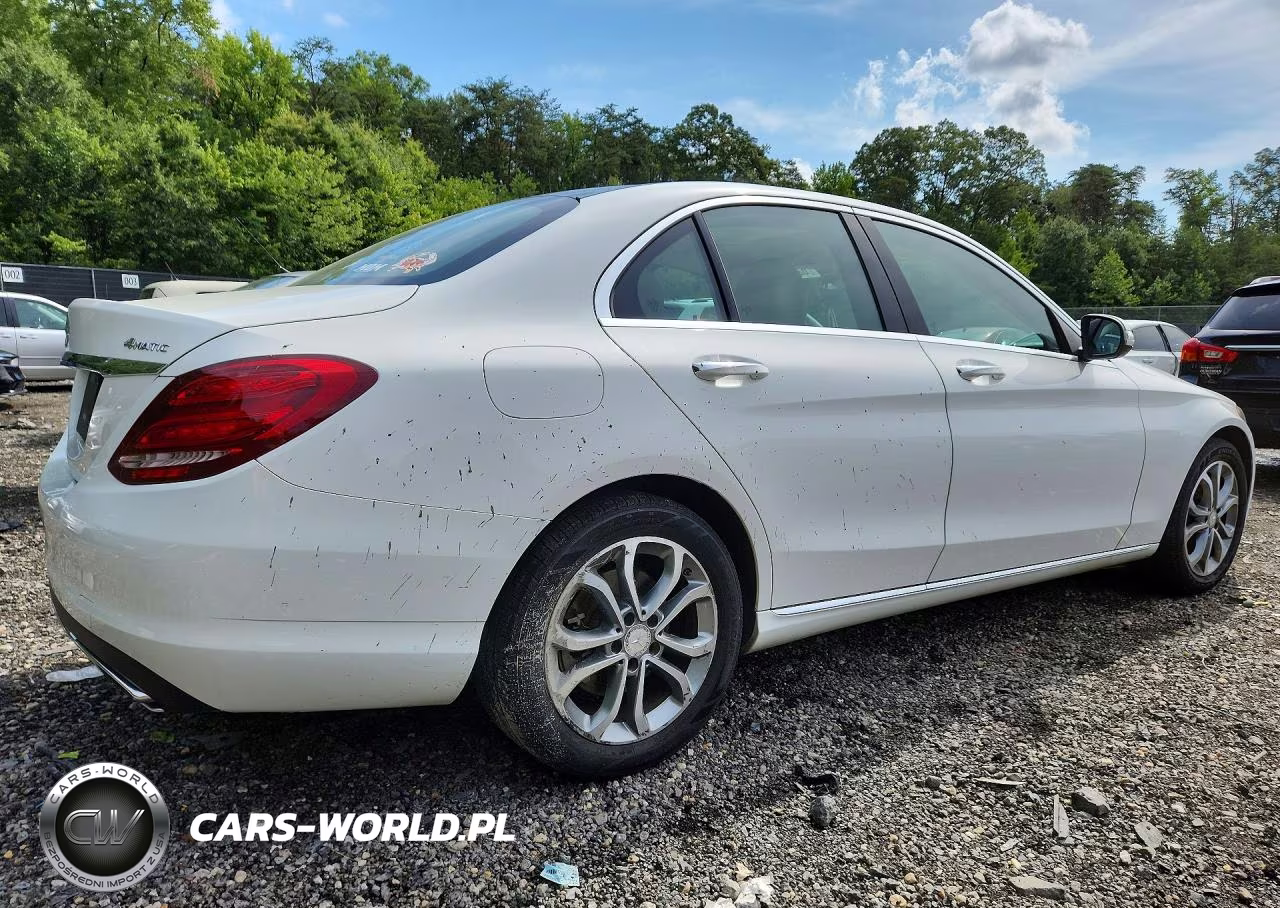 2015 Mercedes-Benz C 300 4Matic VIN:55SWF4KB1FU084756 - 3