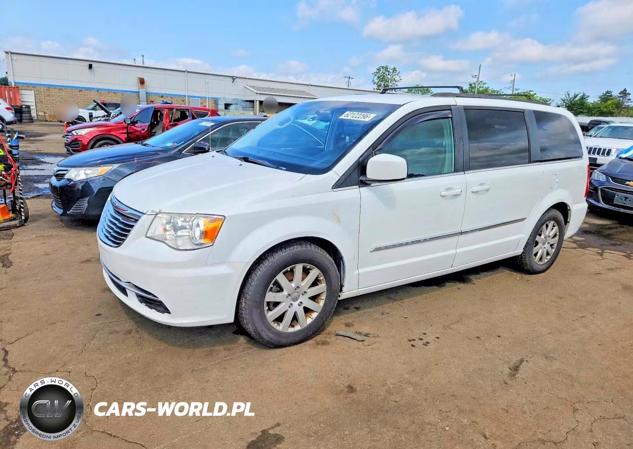 2016 Chrysler Town & Country Touring – zdjęcie 1 z 13