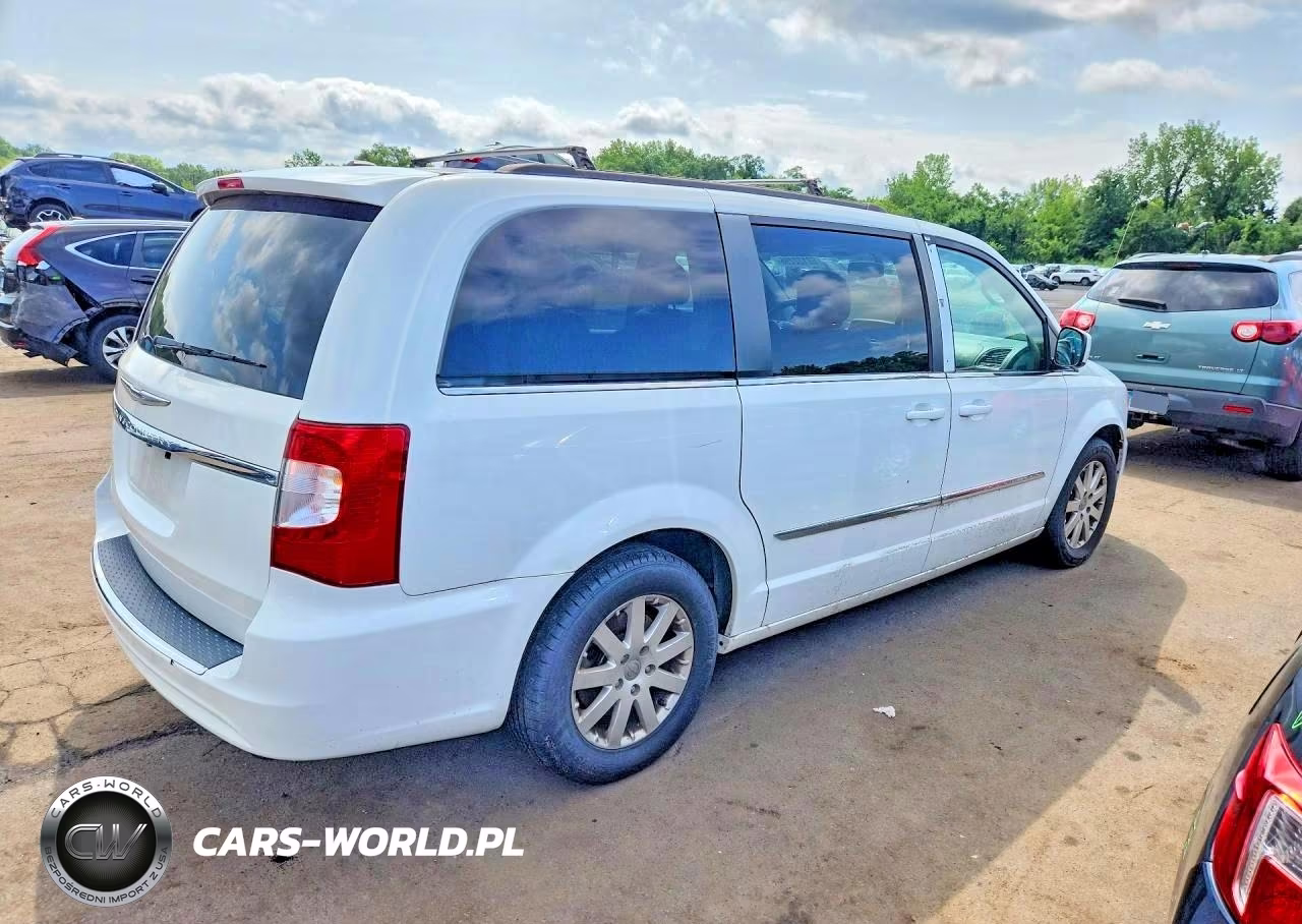 2016 Chrysler Town & Country Touring VIN:2C4RC1BG8GR214541 - 3