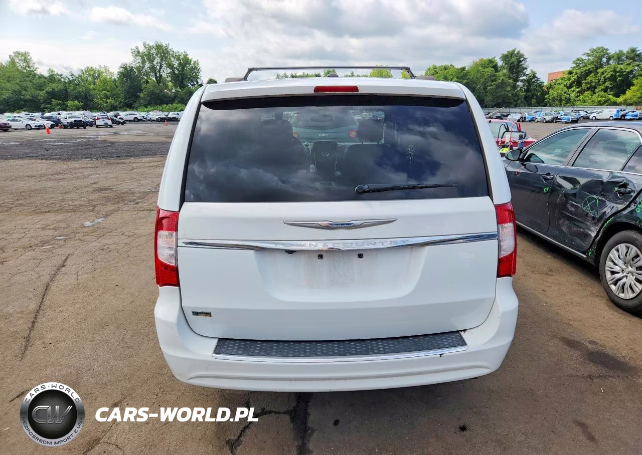 2016 Chrysler Town & Country Touring VIN:2C4RC1BG8GR214541 - 6