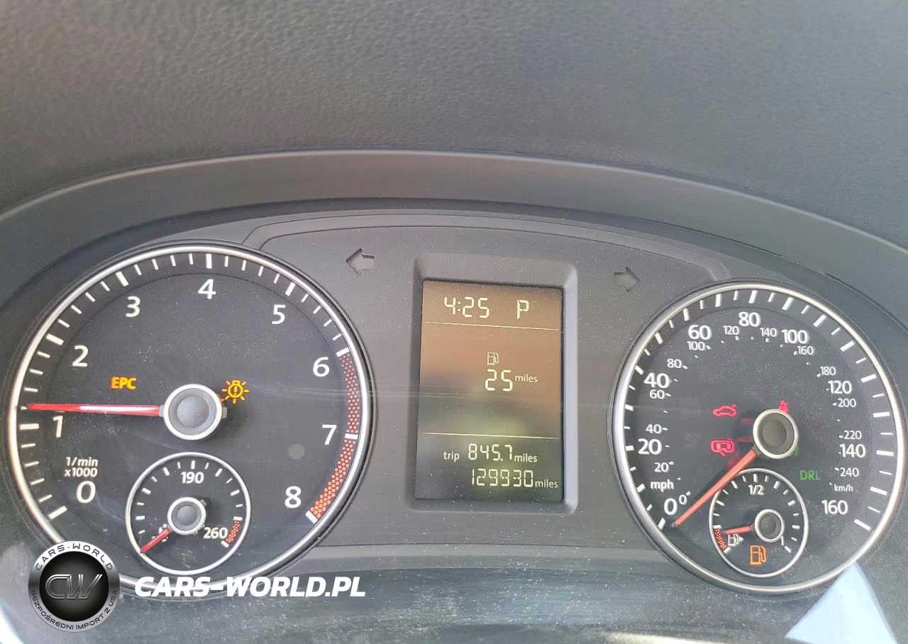 2015 Volkswagen Passat S VIN:1VWAT7A38FC109761 - 9