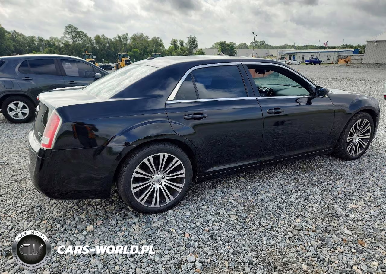 2013 Chrysler 300 S VIN:2C3CCABG4DH514766 - 3