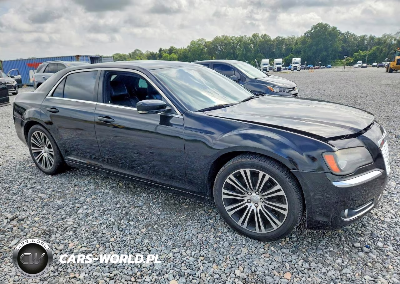2013 Chrysler 300 S VIN:2C3CCABG4DH514766 - 4