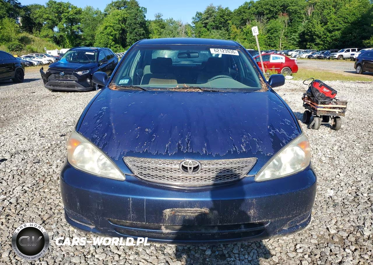 2002 Toyota Camry Le VIN:4T1BE32K22U534442 - 5
