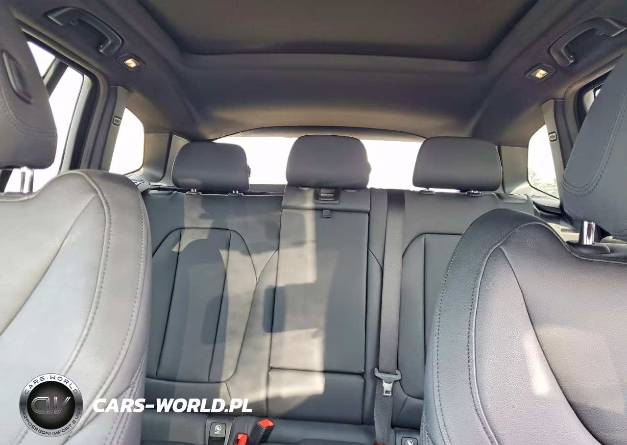 2019 BMW X3 xDrive30I VIN:5UXTR9C52KLD90813 - 10