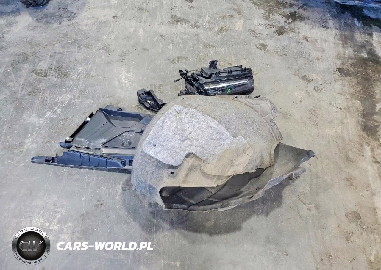 2023 Cadillac Lyriq Luxury VIN:1GYKPPRL7PZ002810 - 12