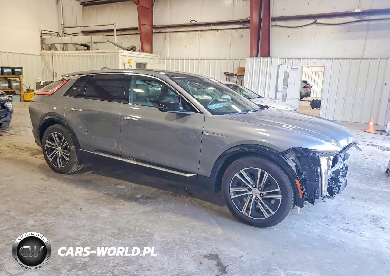 2023 Cadillac Lyriq Luxury VIN:1GYKPPRL7PZ002810 - 4