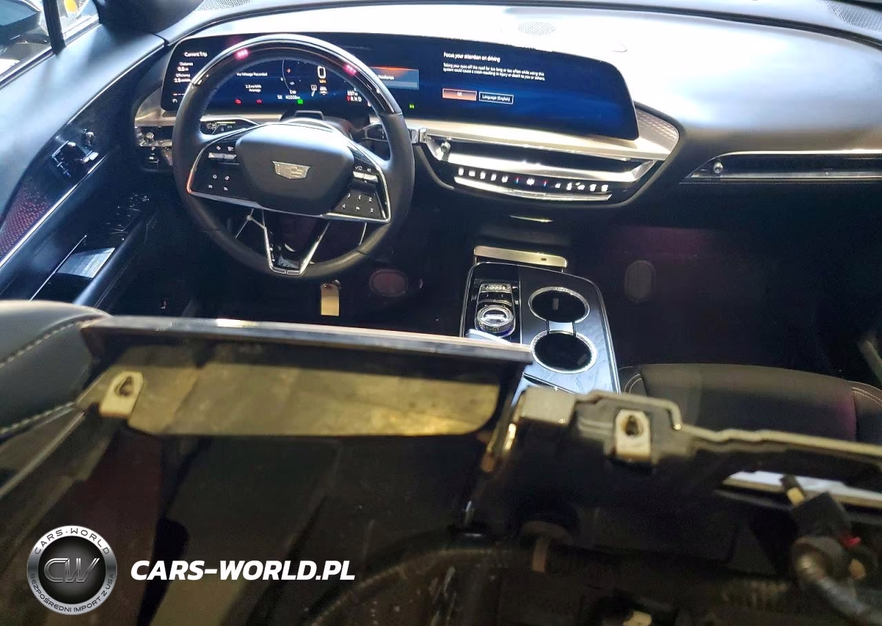 2023 Cadillac Lyriq Luxury VIN:1GYKPPRL7PZ002810 - 8
