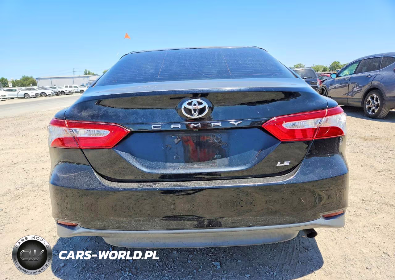 2018 Toyota Camry Le VIN:4T1B11HK1JU636384 - 6