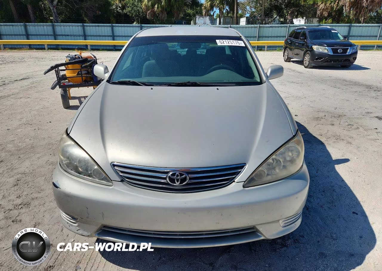 2005 Toyota Camry Le VIN:4T1BE32K55U429608 - 5
