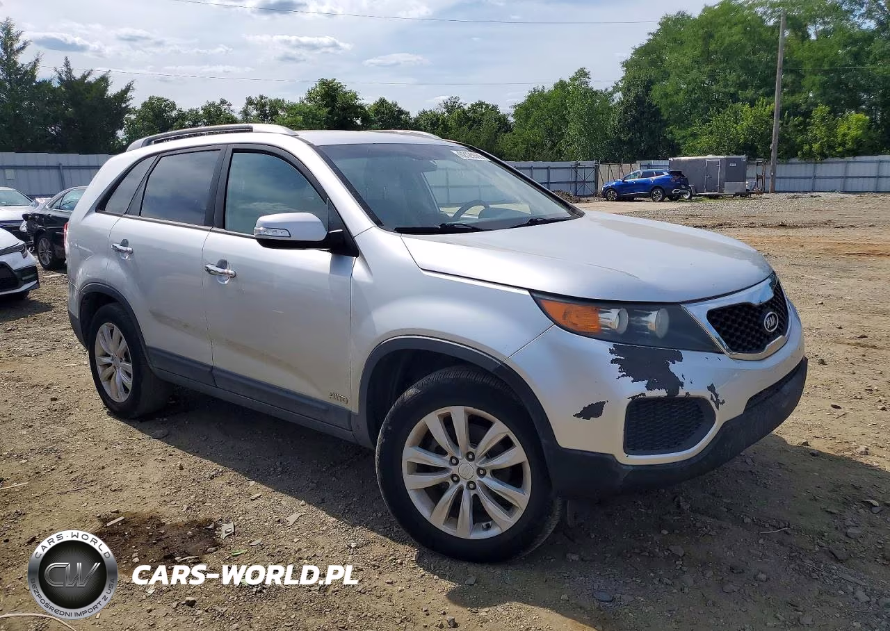 2011 Kia Sorento Lx VIN:5XYKTDA28BG047670 - 4
