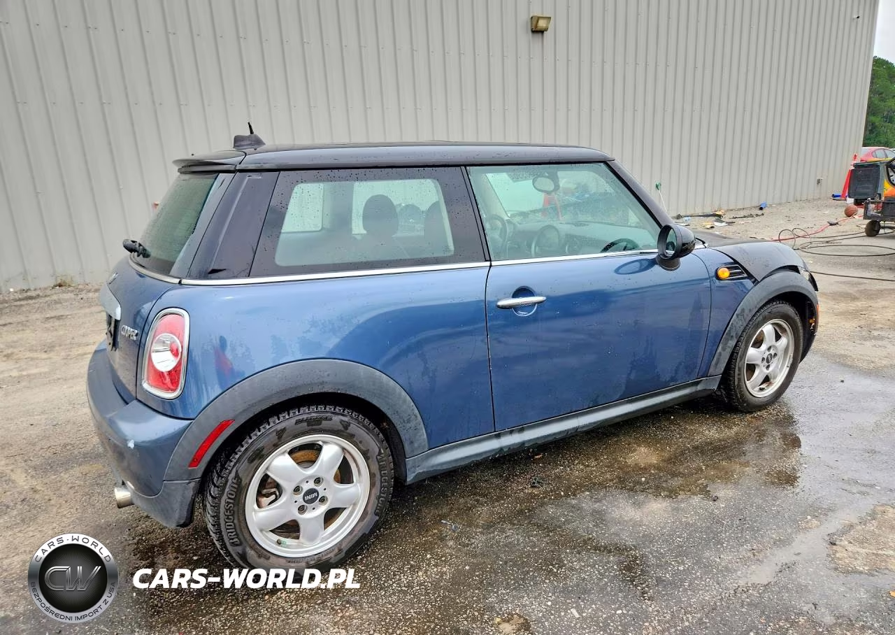 2011 Mini Cooper Base VIN:WMWSU3C55BT095191 - 3