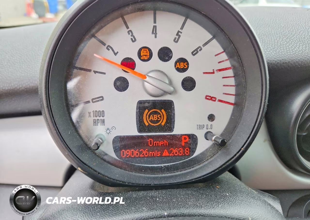 2011 Mini Cooper Base VIN:WMWSU3C55BT095191 - 9
