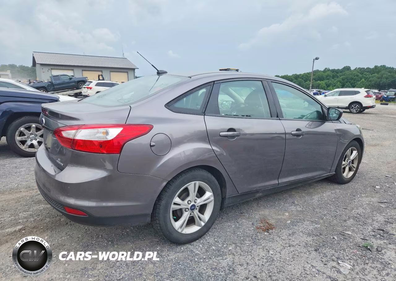 2014 Ford Focus Se VIN:1FADP3F25EL248702 - 3