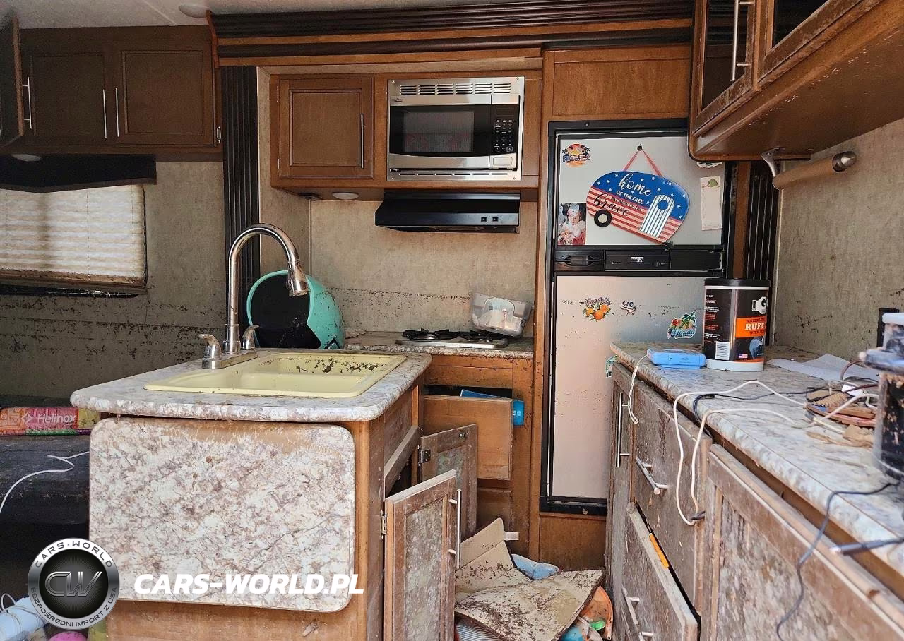 2017 Forest River Fury Camper VIN:5ZT3FHVB4HG200353 - 5