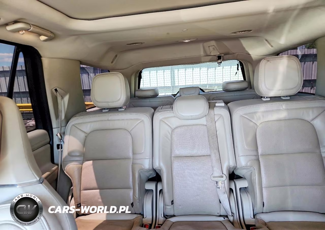 2019 Lincoln Navigator Reserve VIN:5LMJJ2LT1KEL17447 - 10