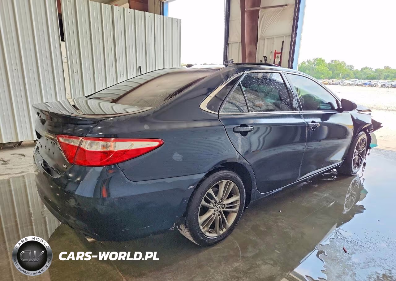 2015 Toyota Camry Se VIN:4T1BF1FK2FU079223 - 3