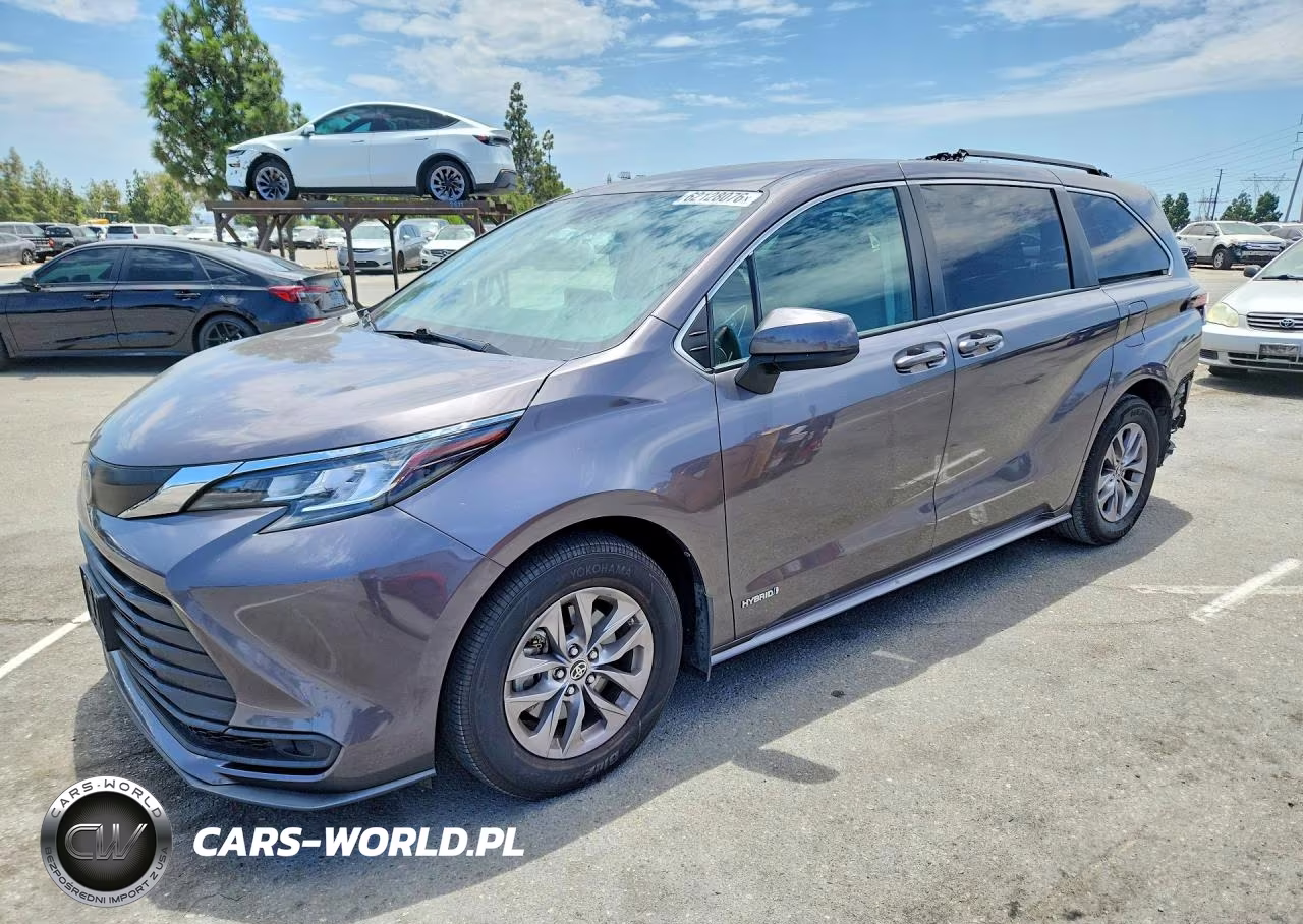 2021 Toyota Sienna Le