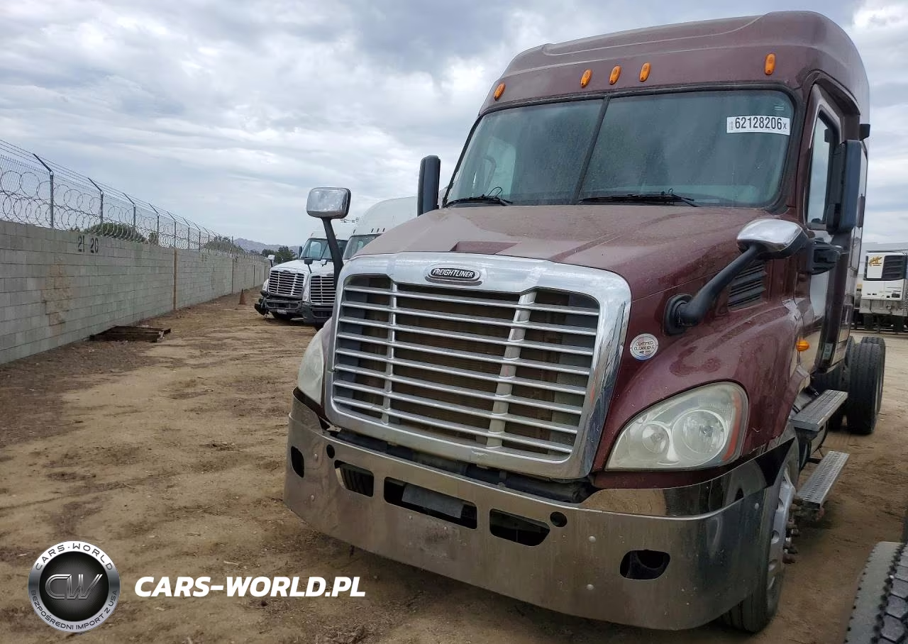 2013 Freightliner Cascadia 1 - Semi Truck