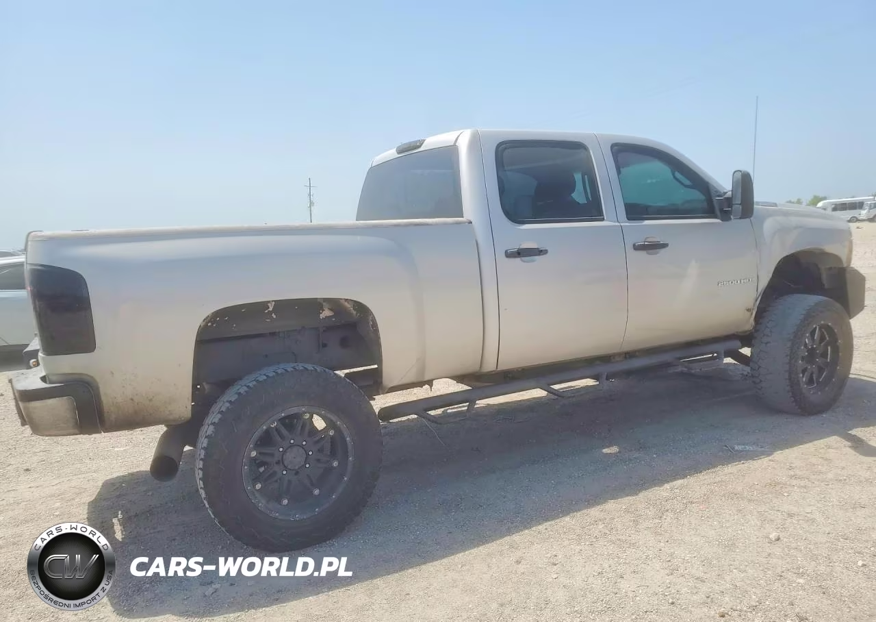 2008 Chevrolet Silverado 2500Hd Work Truck VIN:1GCHK23638F193374 - 3