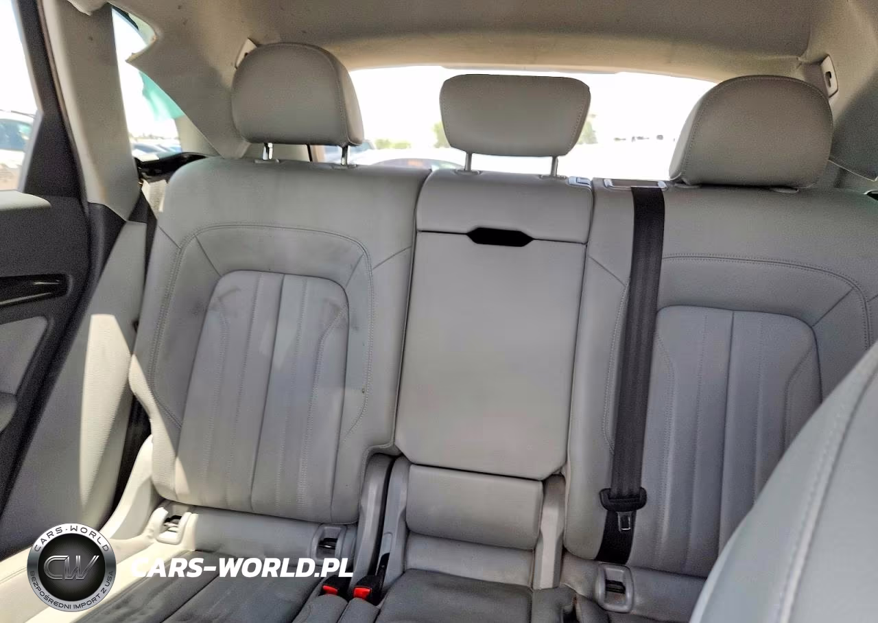 2019 Audi Q5 Premium VIN:WA1ANAFY5K2118992 - 10