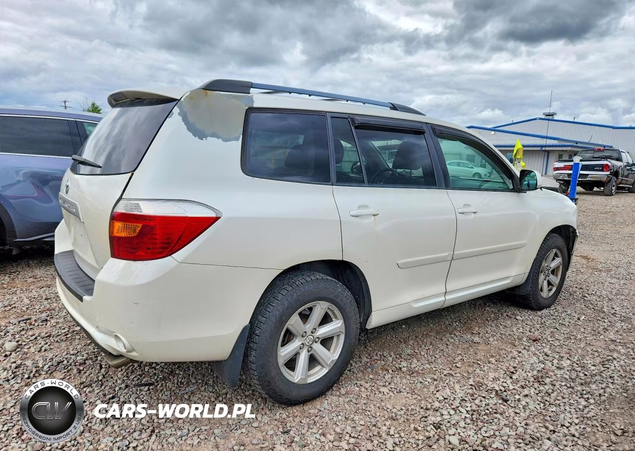 2010 Toyota Highlander Base VIN:5TDBK3EH9AS008129 - 3
