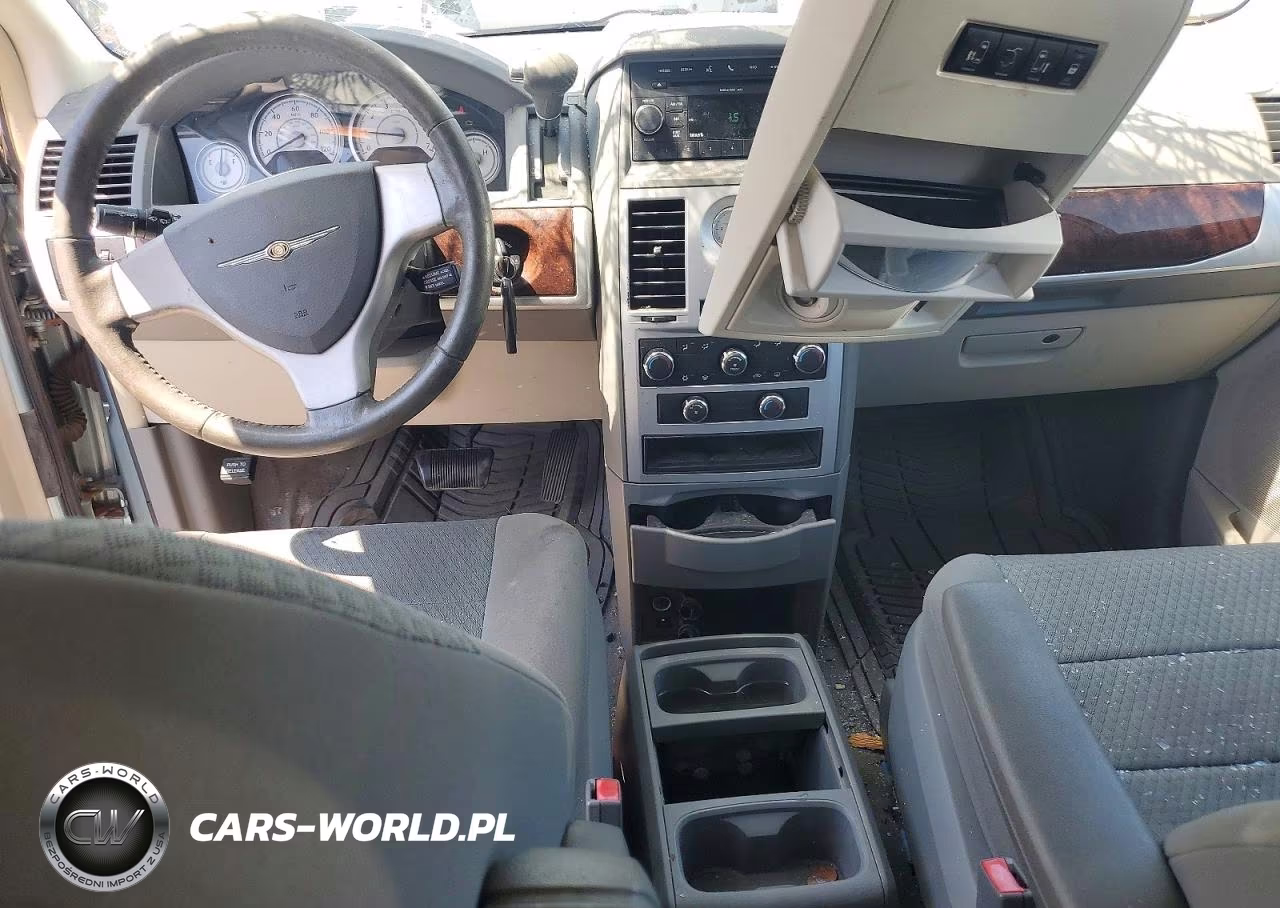 2010 Chrysler Town & Country Touring VIN:2A4RR5D1XAR266060 - 8