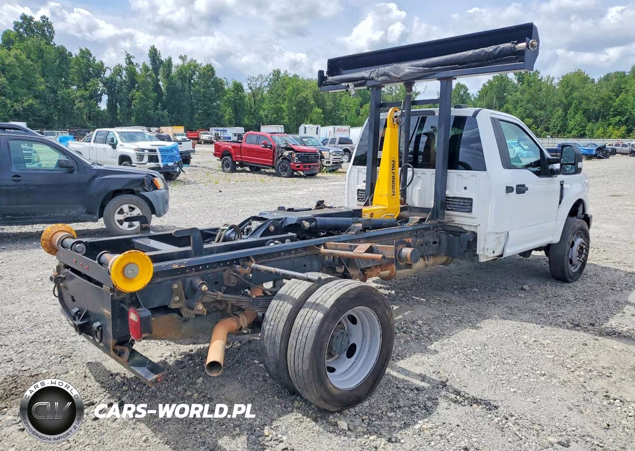 2020 Ford F550 Super Duty VIN:1FDUF5HT5LDA06851 - 3