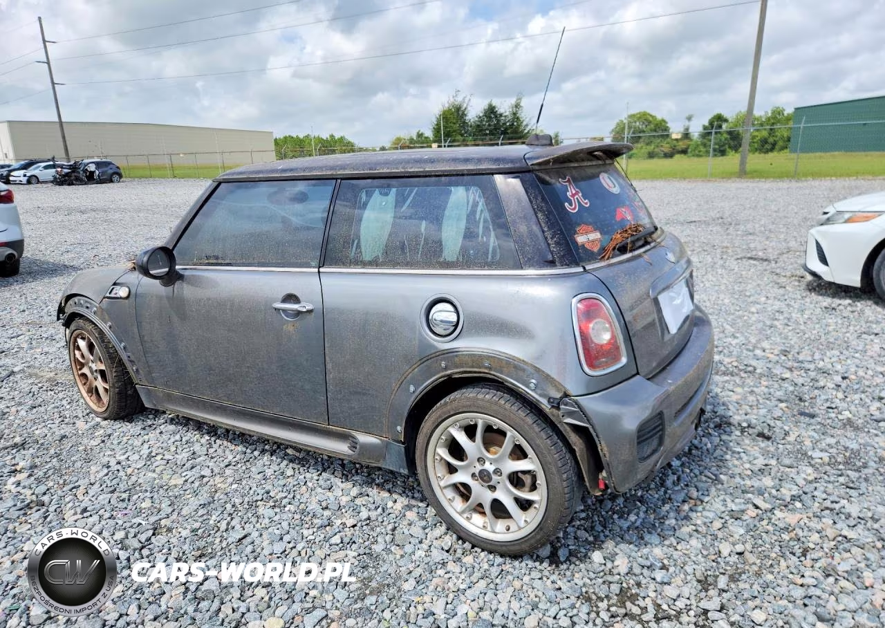 2010 Mini Cooper S VIN:WMWMF7C56ATX42433 - 2