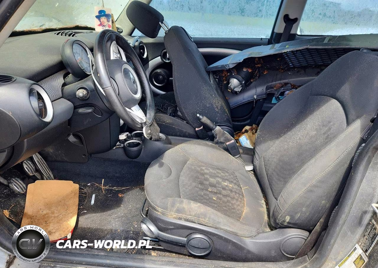 2010 Mini Cooper S VIN:WMWMF7C56ATX42433 - 7