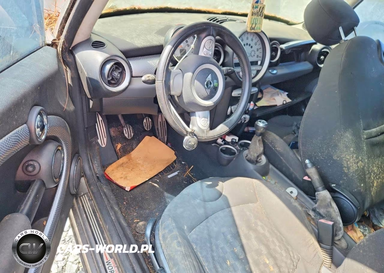 2010 Mini Cooper S VIN:WMWMF7C56ATX42433 - 8