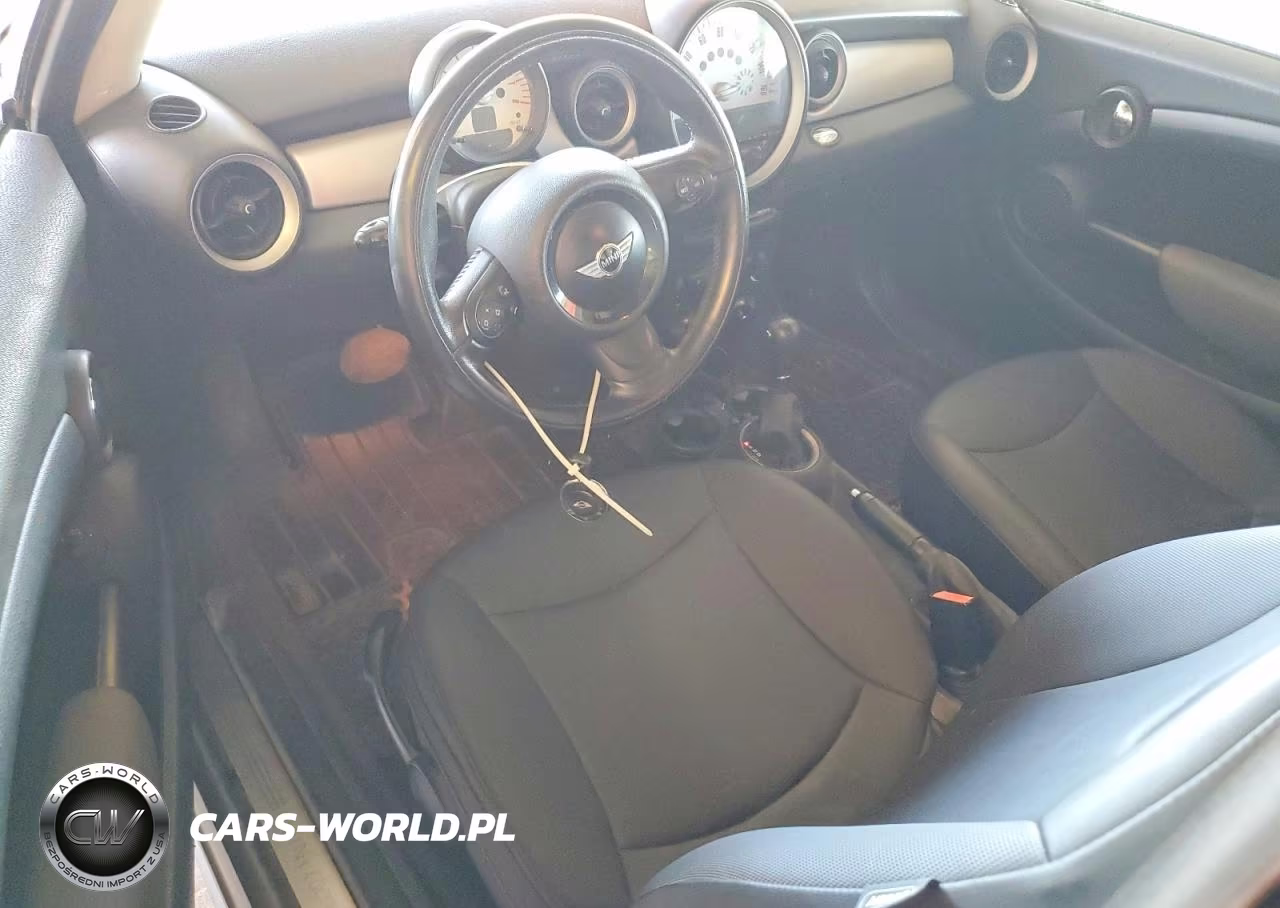 2011 Mini Cooper VIN:WMWSU3C5XBT092979 - 8