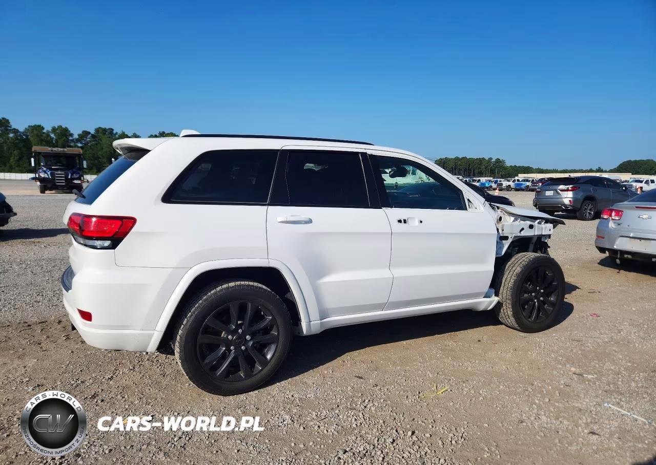 2019 Jeep Grand Cherokee Laredo VIN:1C4RJFAG4KC702388 - 3