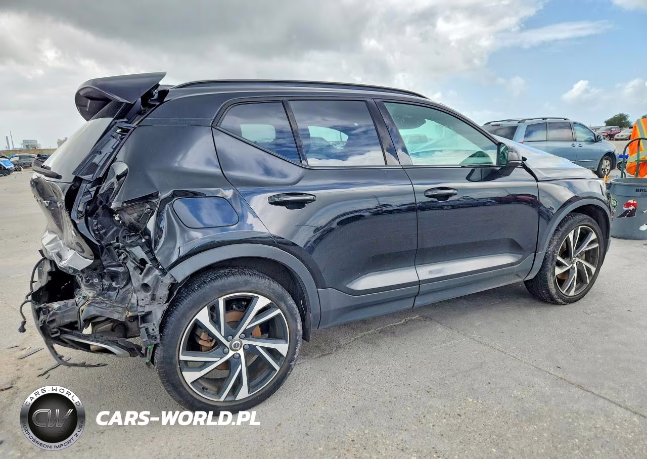 2020 Volvo Xc40 T5 R-Design VIN:YV4162UM7L2217160 - 3