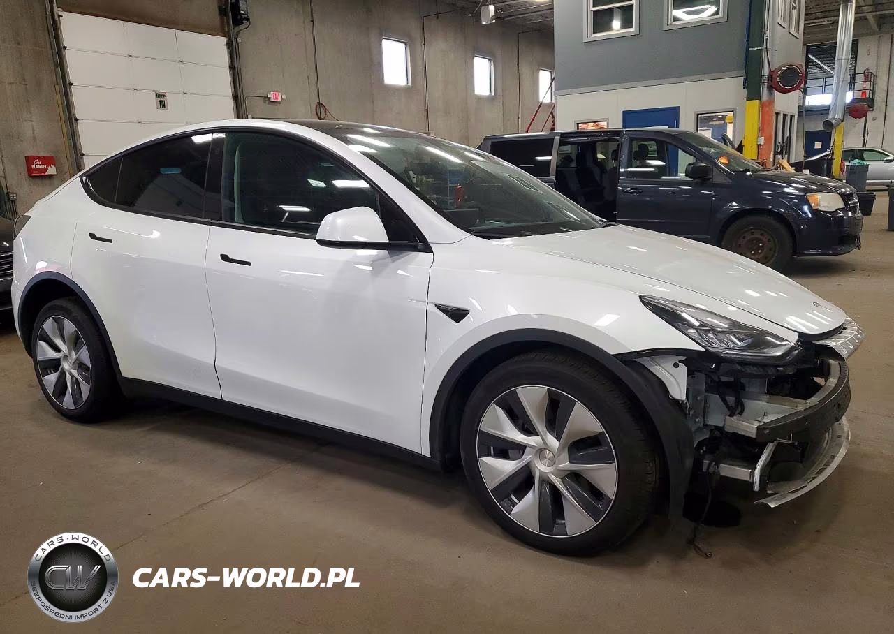 2022 Tesla Model Y VIN:7SAYGAEE0NF516511 - 4