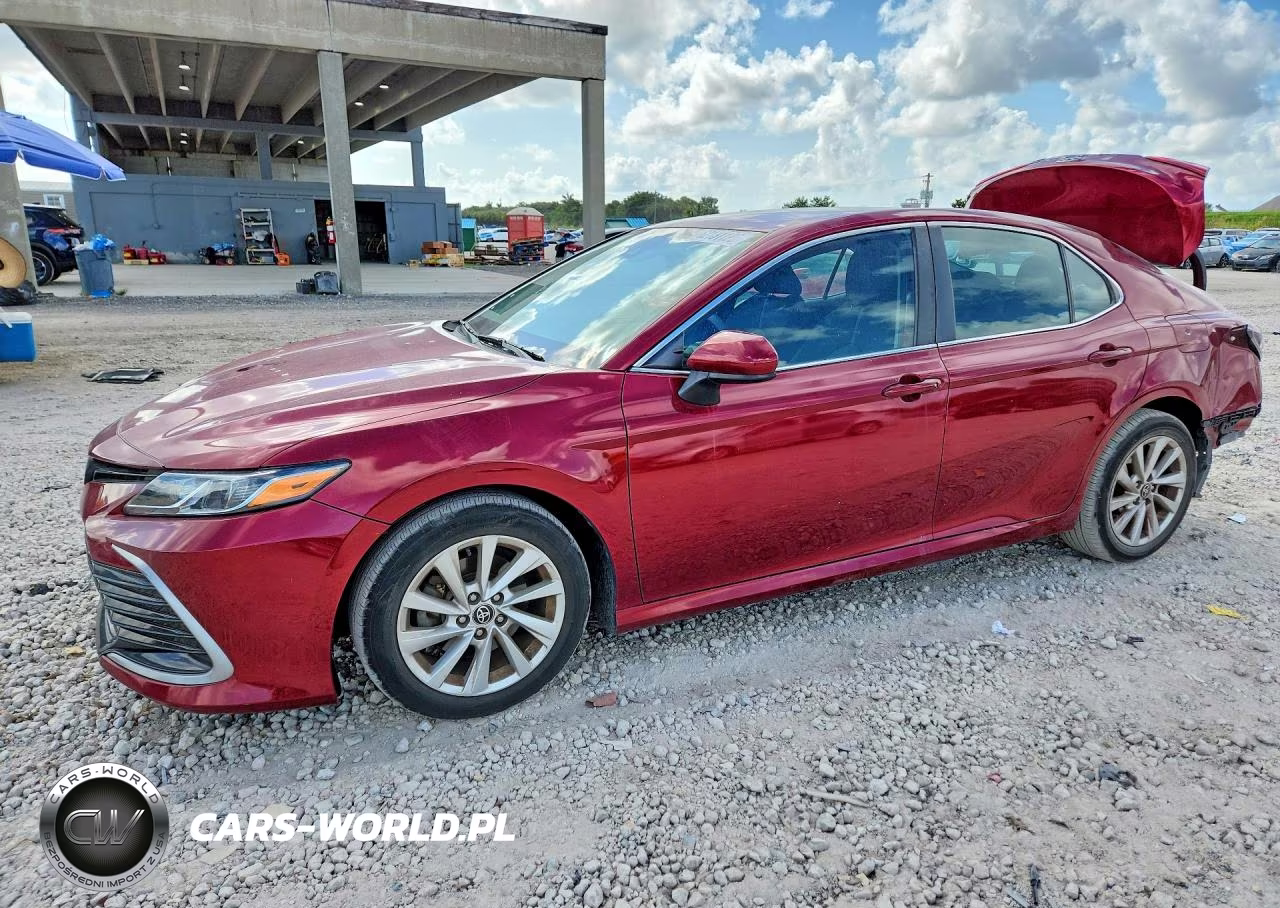 2021 Toyota Camry Le – zdjęcie 1 z 12