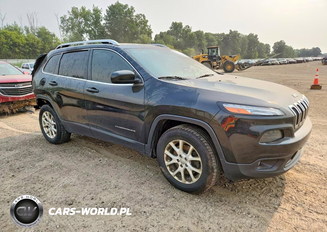 2015 Jeep Cherokee Latitude VIN:1C4PJMCB3FW563601 - 4
