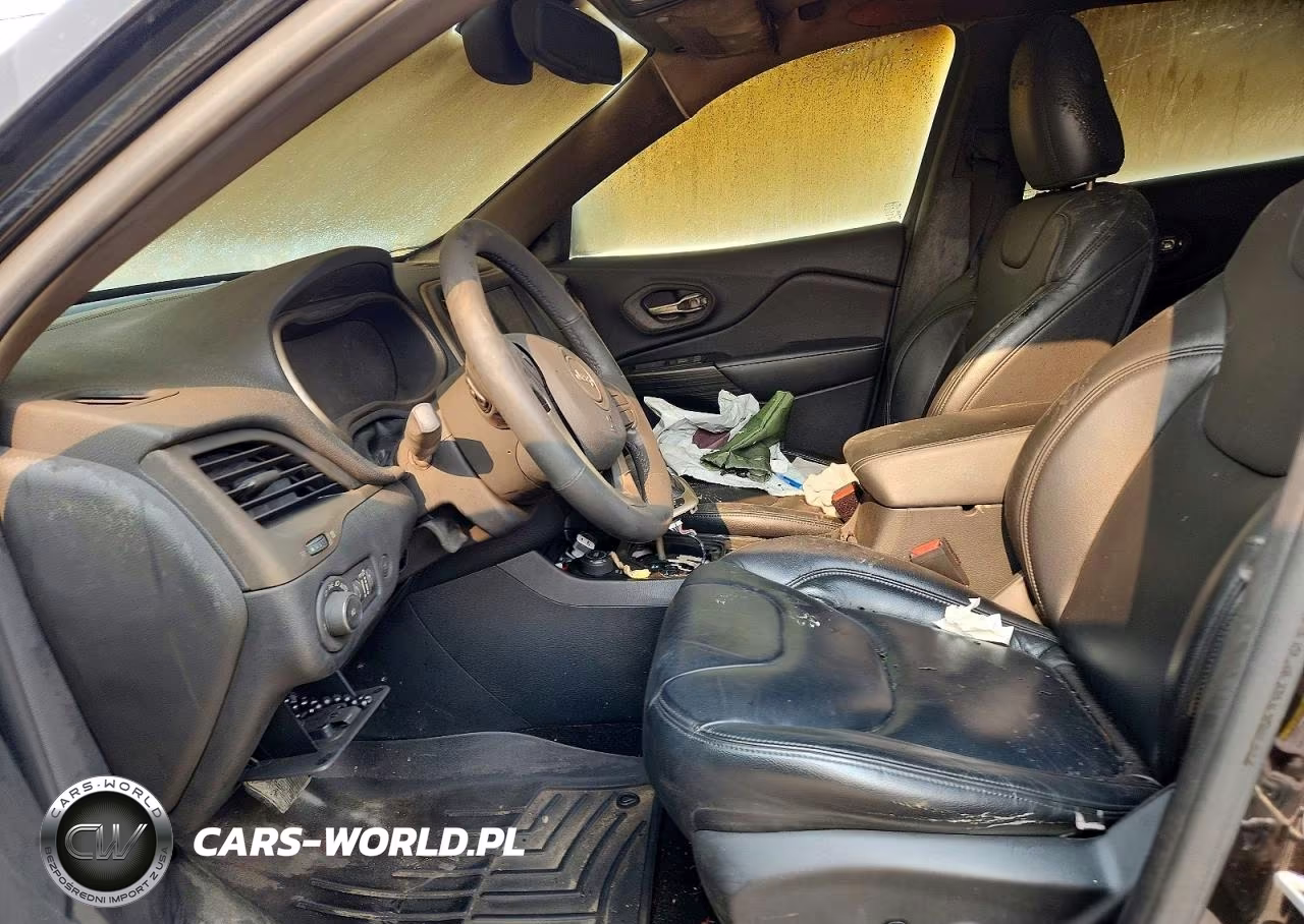 2015 Jeep Cherokee Latitude VIN:1C4PJMCB3FW563601 - 7