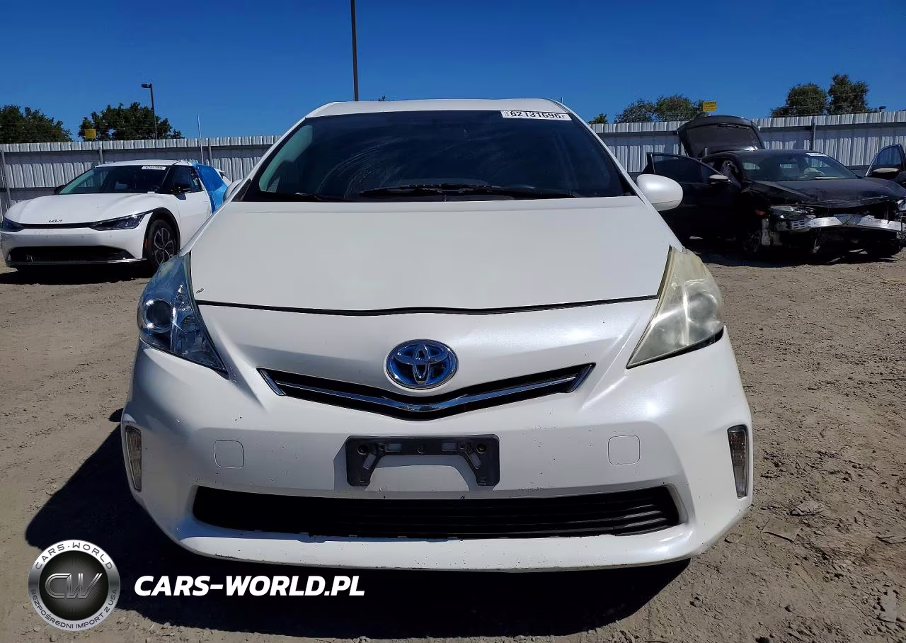 2013 Toyota Prius V Three VIN:JTDZN3EU4D3223314 - 5