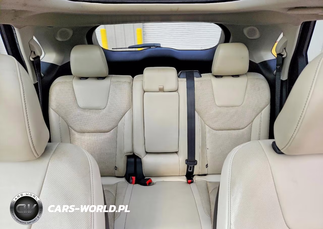 2018 Ford Edge Titanium VIN:2FMPK3K88JBC30572 - 10