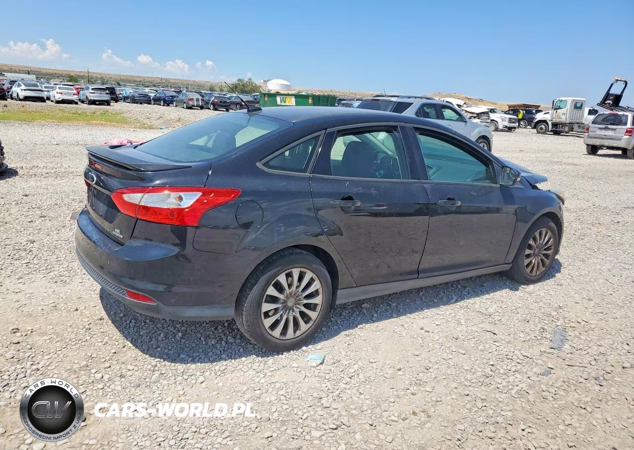 2013 Ford Focus Se VIN:1FADP3F20DL190335 - 3