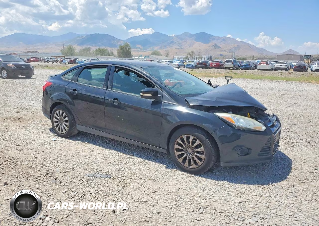 2013 Ford Focus Se VIN:1FADP3F20DL190335 - 4