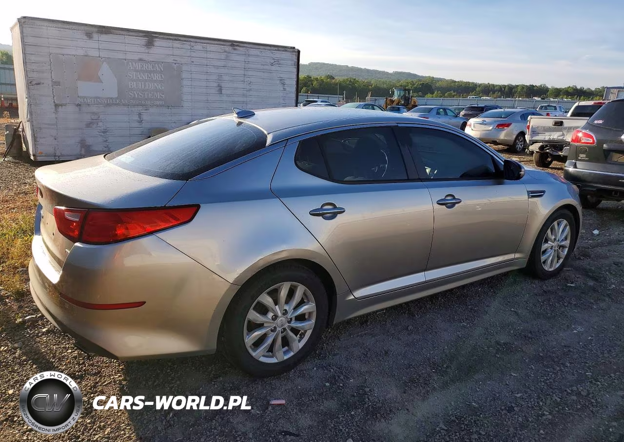 2015 Kia Optima Lx VIN:5XXGM4A79FG476695 - 3