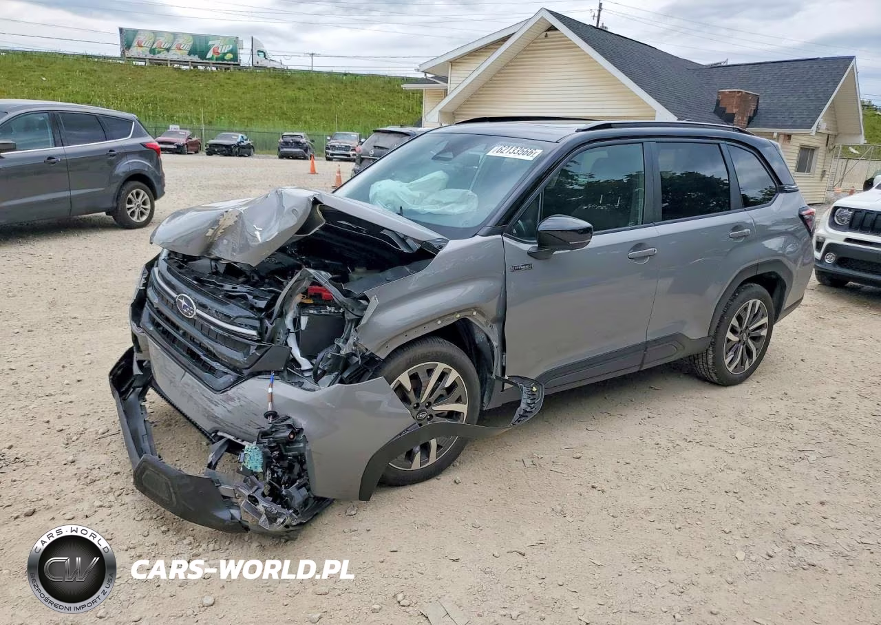 2025 Subaru Forester Touring – zdjęcie 1 z 13