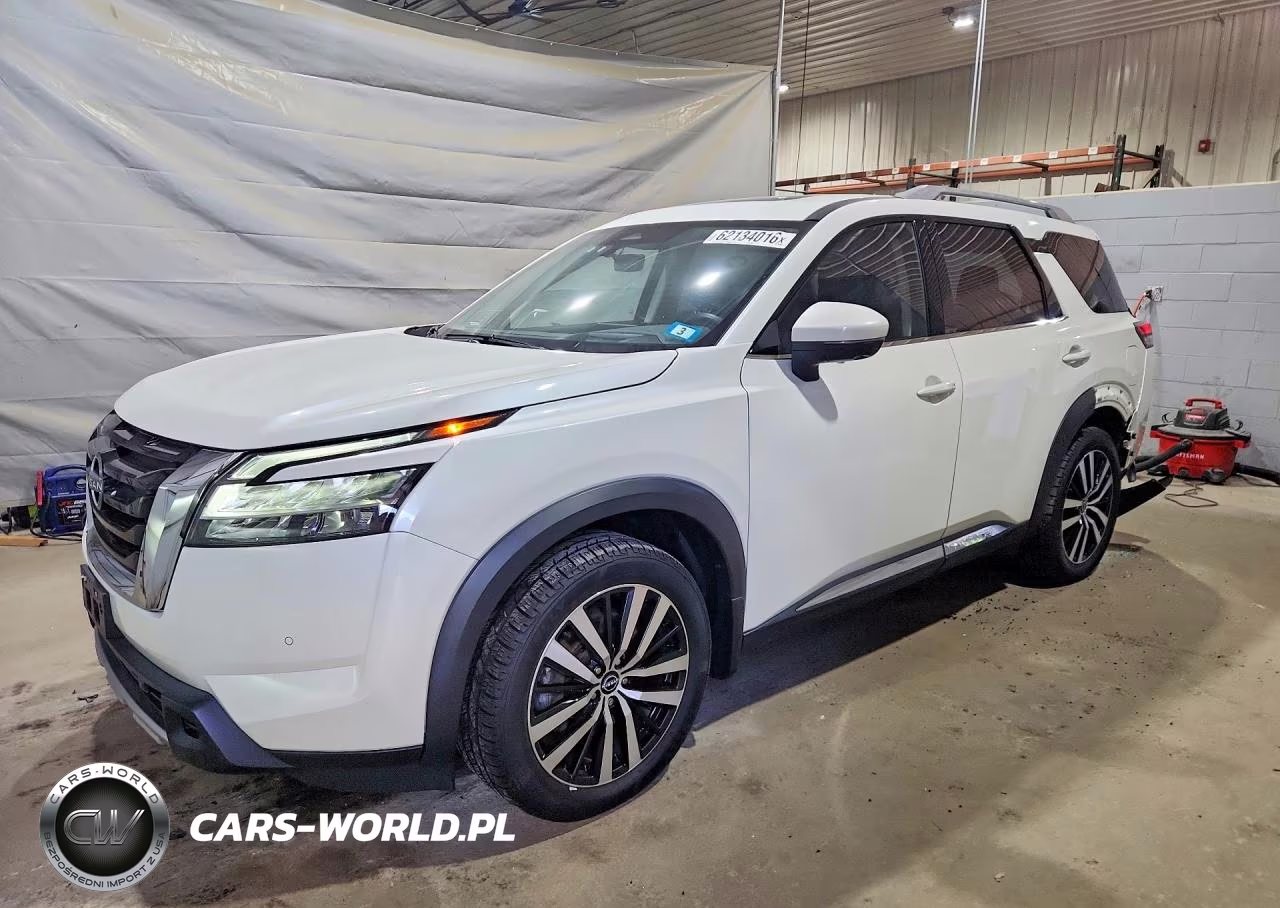2023 Nissan Pathfinder Platinum