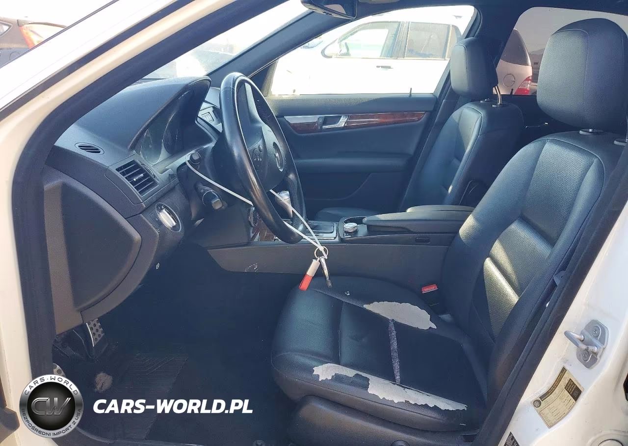 2011 Mercedes-Benz C 350 VIN:WDDGF5GB6BR136820 - 7