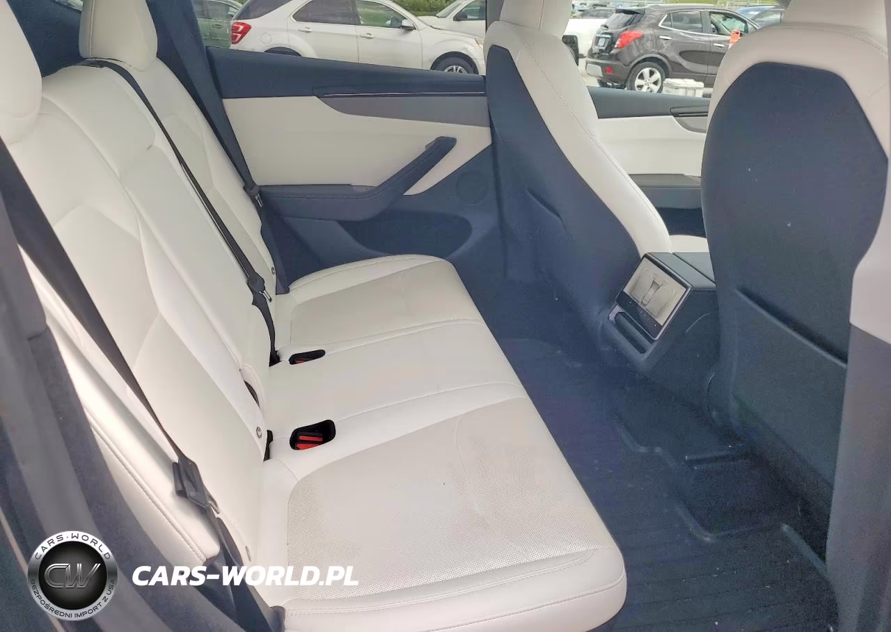 2026 Tesla Model Y VIN:7SAYGDEDXTF437983 - 10