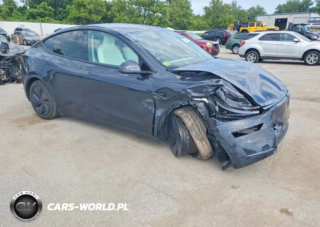 2026 Tesla Model Y VIN:7SAYGDEDXTF437983 - 4